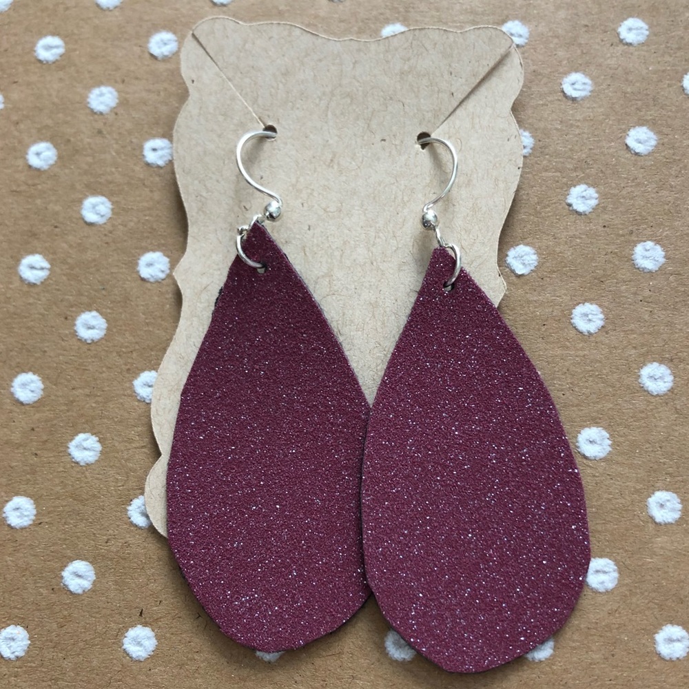 NWT Hand cut burgundy sparkly teardrop earrings